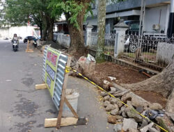 Dinas PUPR Kota Ternate Lakukan Pemeliharaan Trotoar di Sejumlah Kawasan