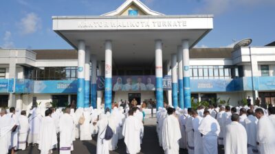 Wali Kota Ternate Melepas Napak Tilas Calon Jamaah Haji Tahun 2025