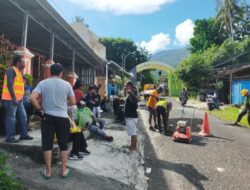 Dinas PUPR Ternate Perbaiki Jalan Berlubang di Kampus Unkhair II Ternate